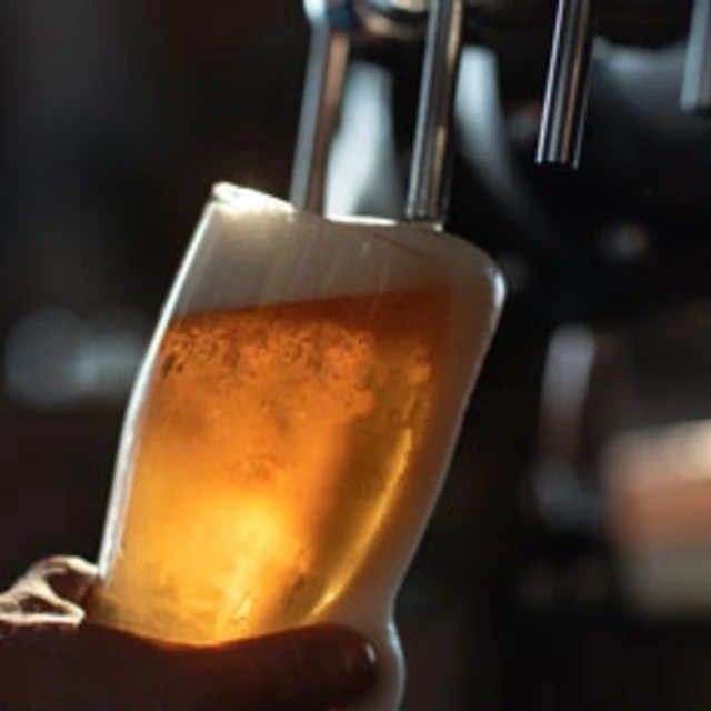 light beer pour