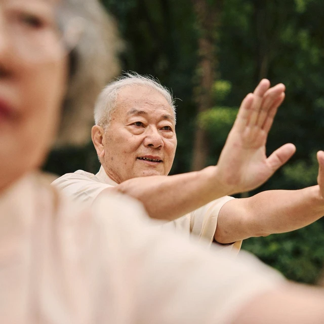 seniors-tai-chi-park-001-novonesis