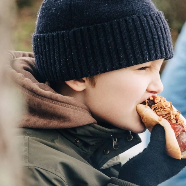 SafePro range white paper - Child eating a hot dog