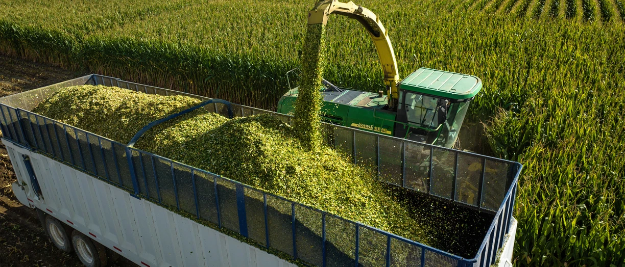 silage_truck_harvest