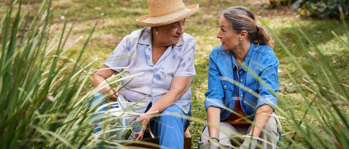 women gardening