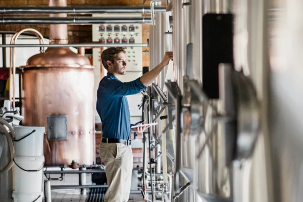 Brewmaster_checking_in_on_optimized_yeast