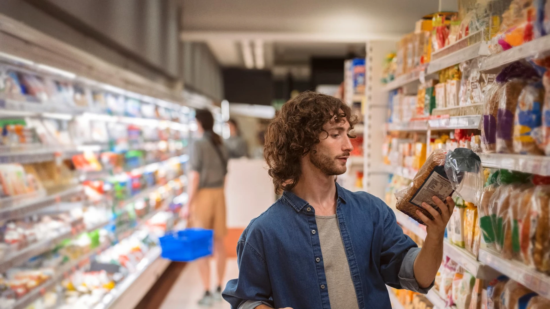 Man_buying_bread