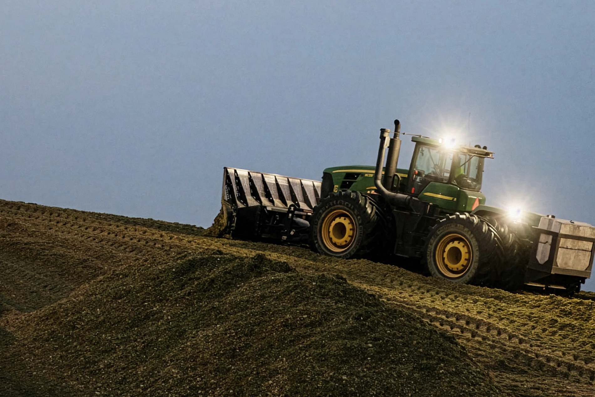 Silage compacting